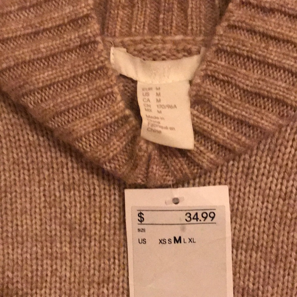 Tan turtleneck sweater - Picture 3 of 3